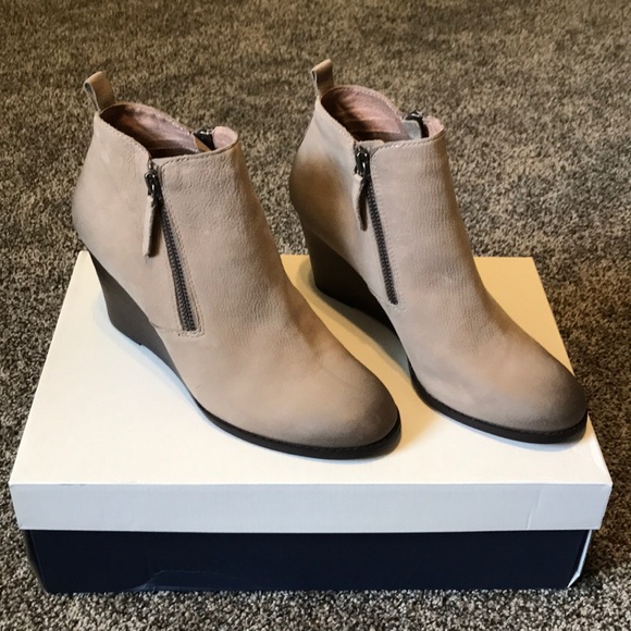 caslon wedge bootie